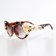 Women's Charming Plastic Baroque Style Flower Decoration Uv Sunglasses