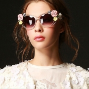 Women's Charming Plastic Baroque Style Flower Decoration Uv Sunglasses