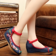 Women's Embroidery Platform Wedge Heels Old Beijing Shoes