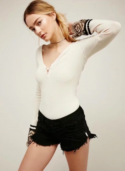 V Neck Long Sleeve Backless Slim Fit Lace Tee STYLESIMO.com